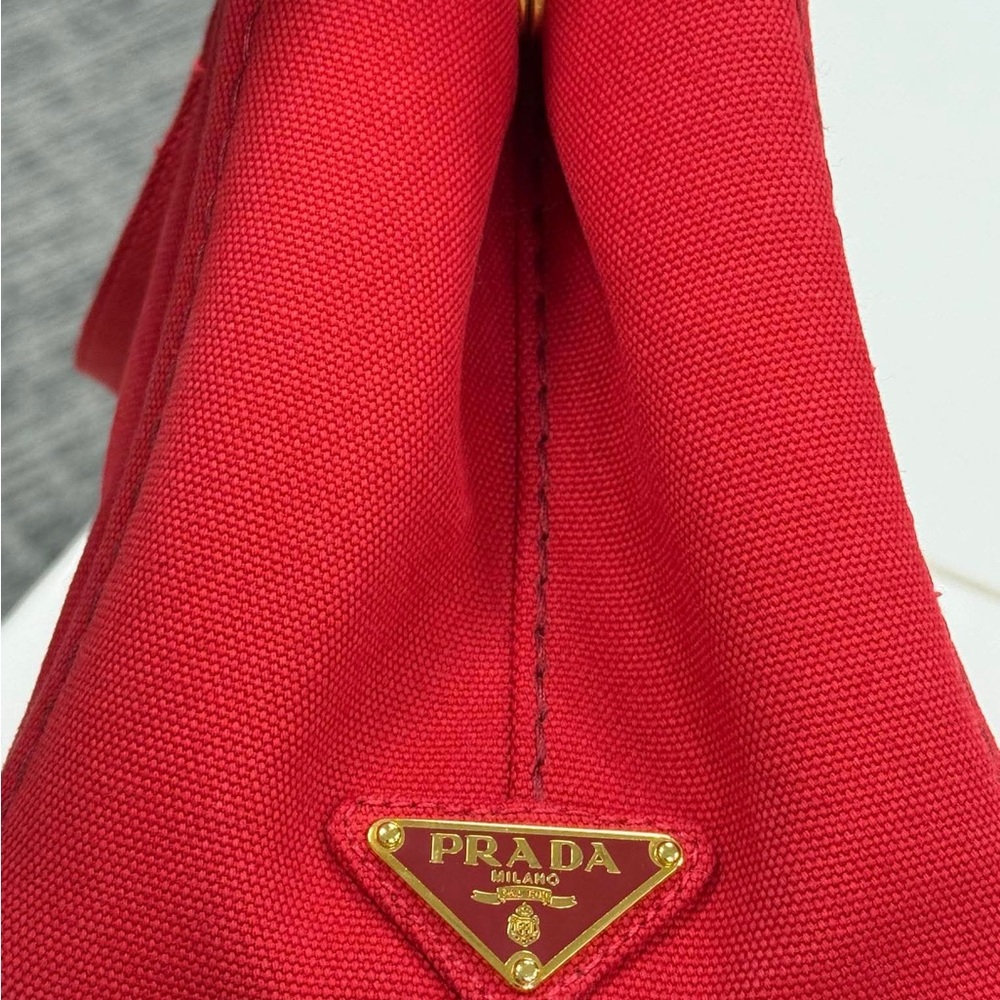 Authentic Red Prada Canapa - Picture 2 of 16